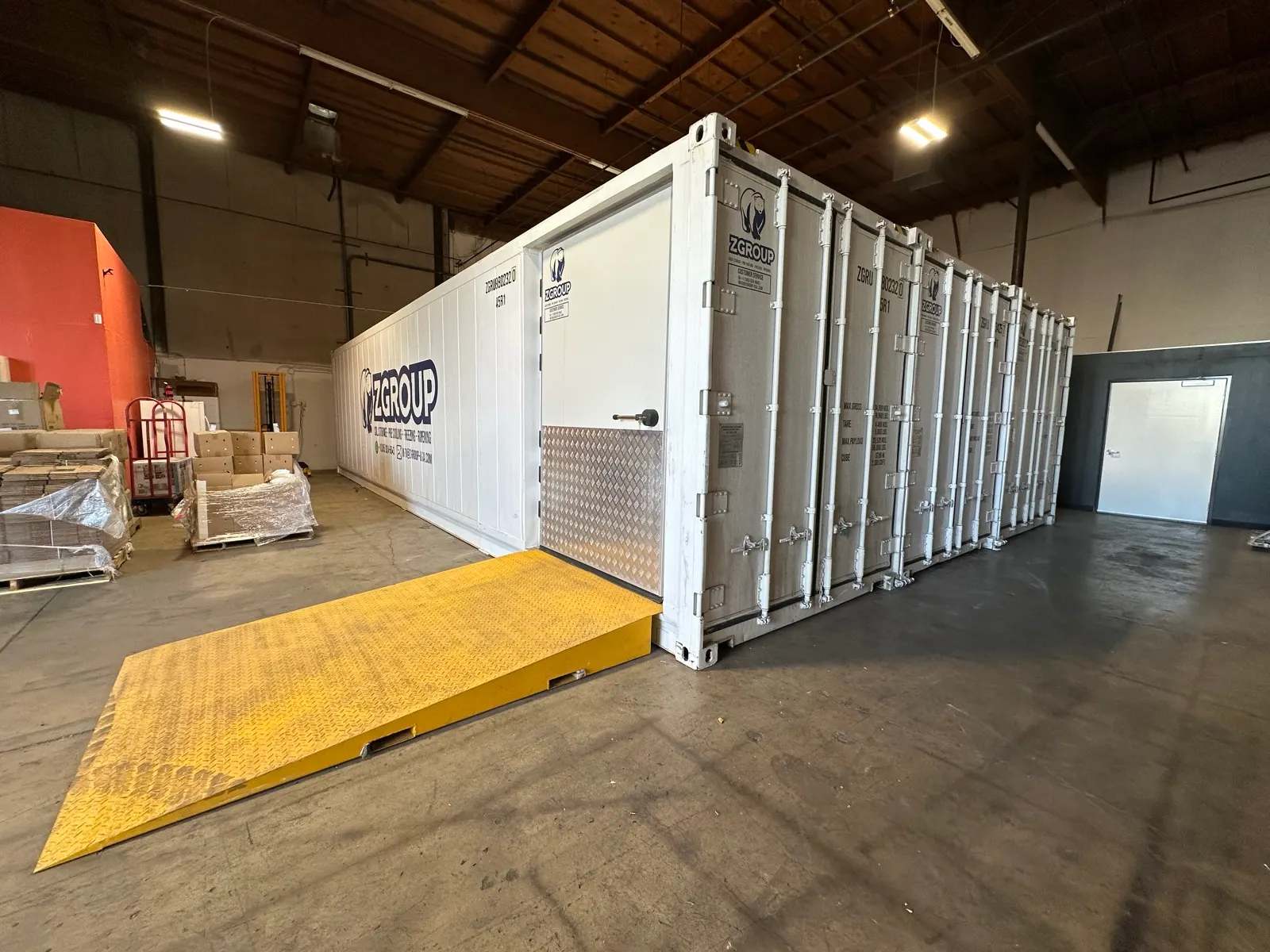 ZSTORE 3XL — Sacramento, CA, USA
