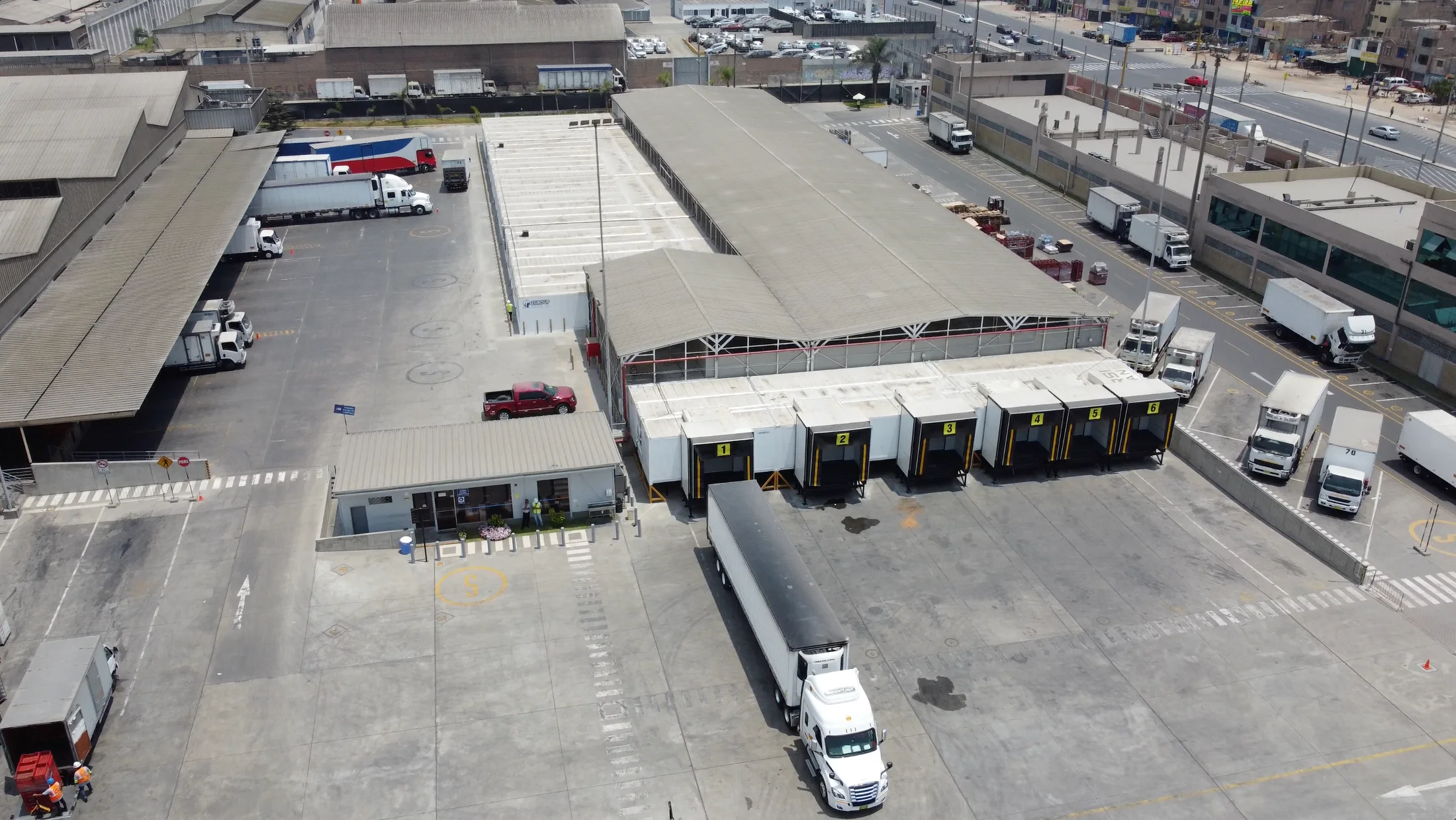 A ZGROUP modular cold storage distribution center